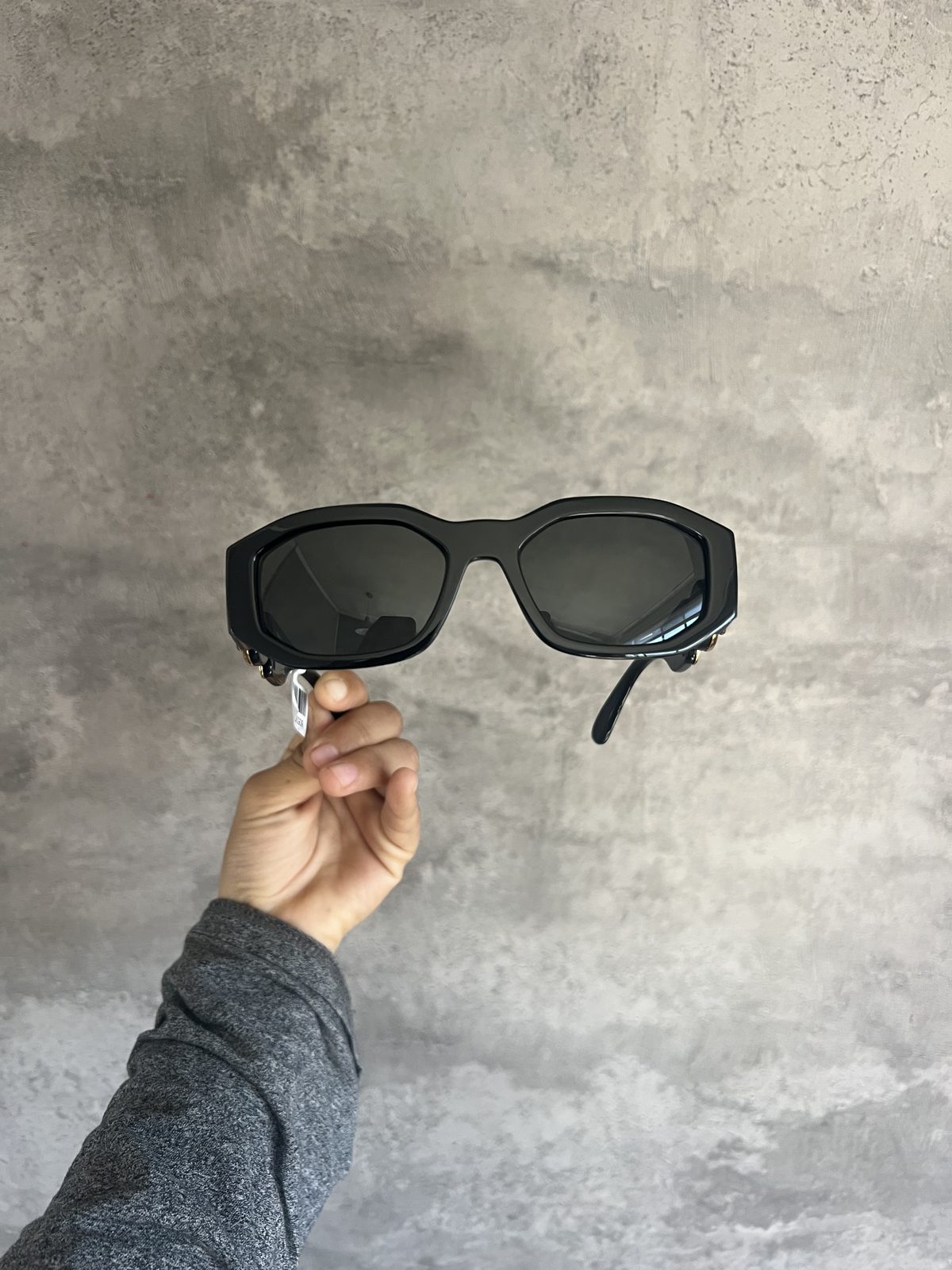 Versace VE4361 Negro con Cadena Dorada